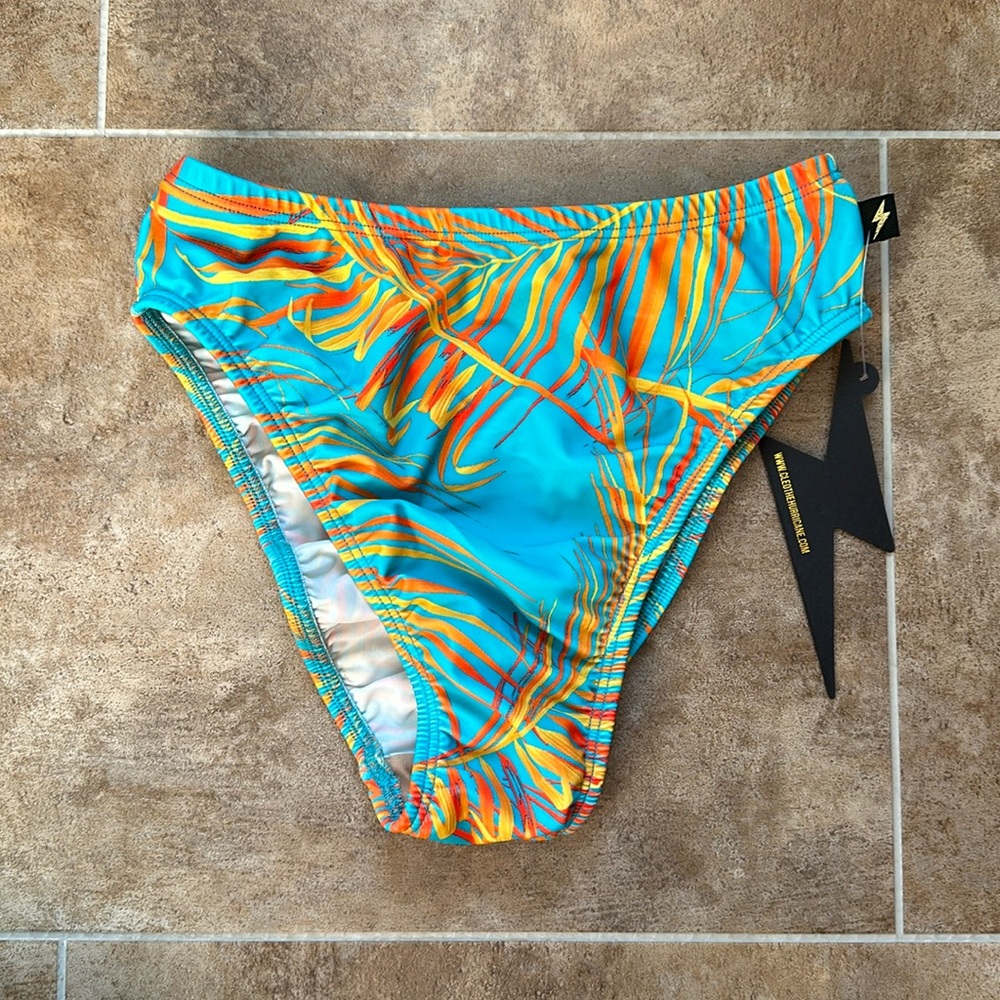 Cleo the Hurricane High Waist Pole Shorts size Small